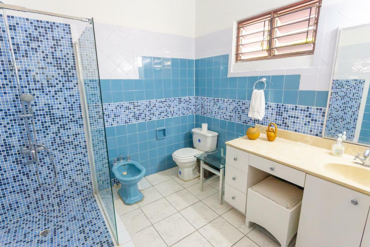2 Bedroom On Private Estate Кінгстон Екстер'єр фото