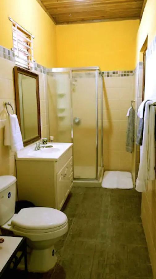 2 Bedroom On Private Estate Кінгстон Екстер'єр фото